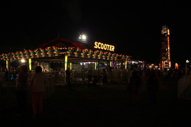 night picture at fair